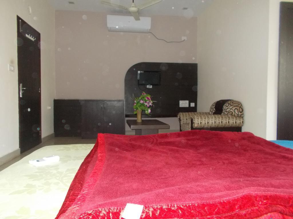 Hotel Rudraksh Virani Exteriér fotografie