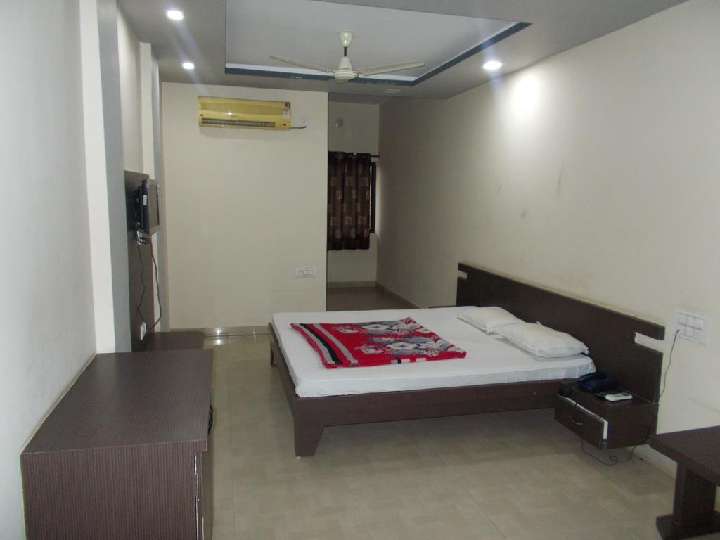 Hotel Rudraksh Virani Exteriér fotografie